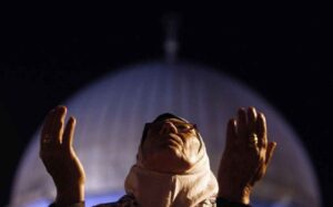  Kötülük Yapanların Cezasını Bulması İçin Dua